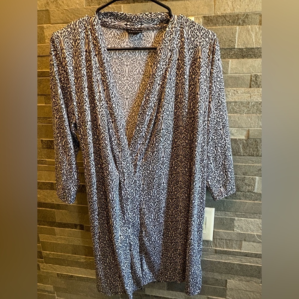 Tahari Black and White Ornamental V-Neck Wrap cardigan